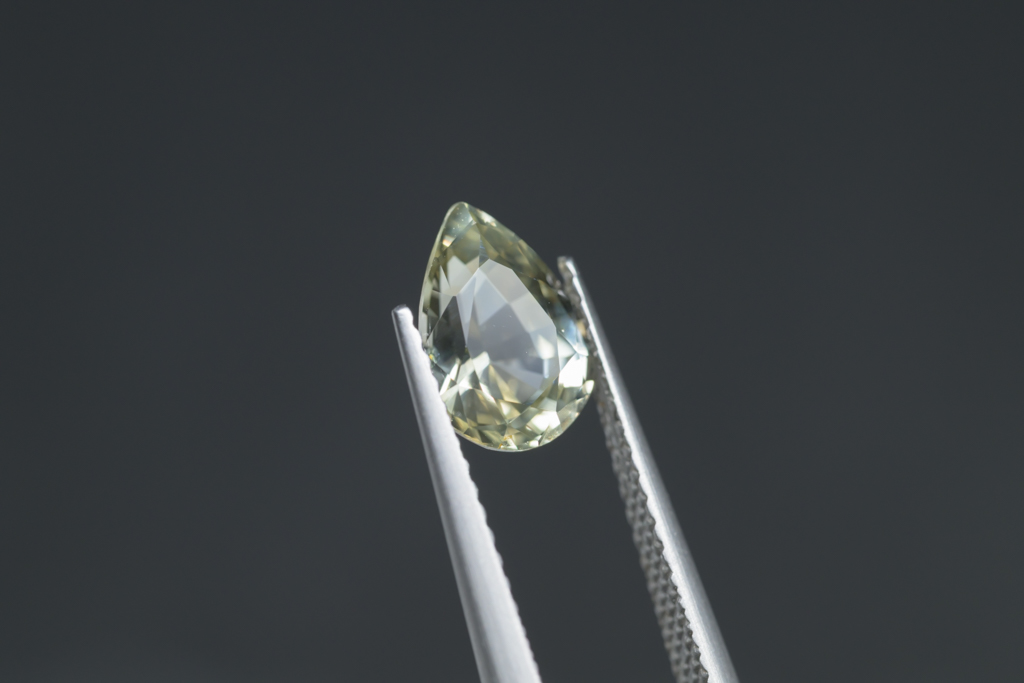 Yellow Sapphire 1.76ct / SriLanka - 画像 (16)