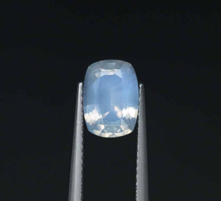 Blue Moon Stone 1.58ct / SriLanka
