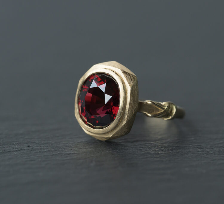 Rhodolite Garnet 5.55ct x 18K Ring